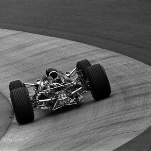 Nurburgring, virage du Karrusell avec la Lotus 49